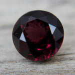 Natural Purplish Pink Spinel β 2.80 Carat Round Cut from Ceylon (VVS Clarity) - Sapphirepal