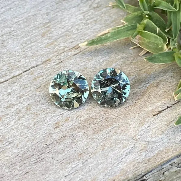 Pair of Gemstones - Sapphirepal
