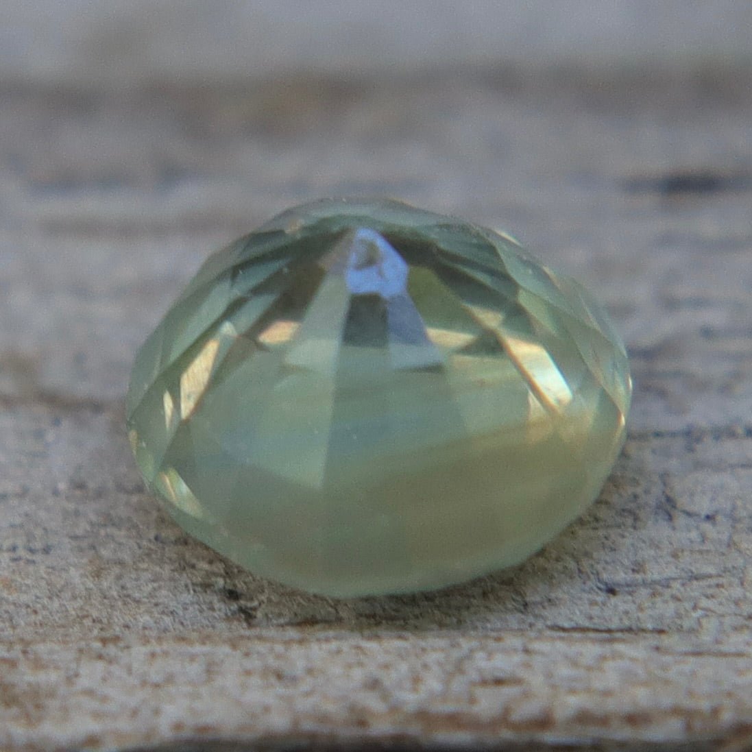 0.58 Carat Natural Mint Green Ceylon Sapphire – Unheated Round Cut Loose Gemstone - Sapphirepal