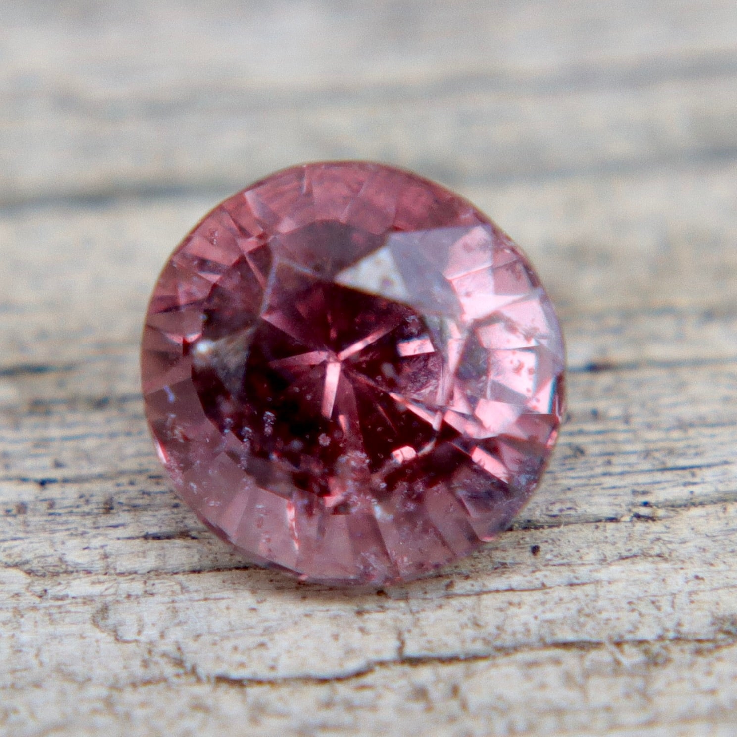 0.75 Carat Natural Purplish - Pink Sapphire – Round Cut (Madagascar, Untreated) - Sapphirepal