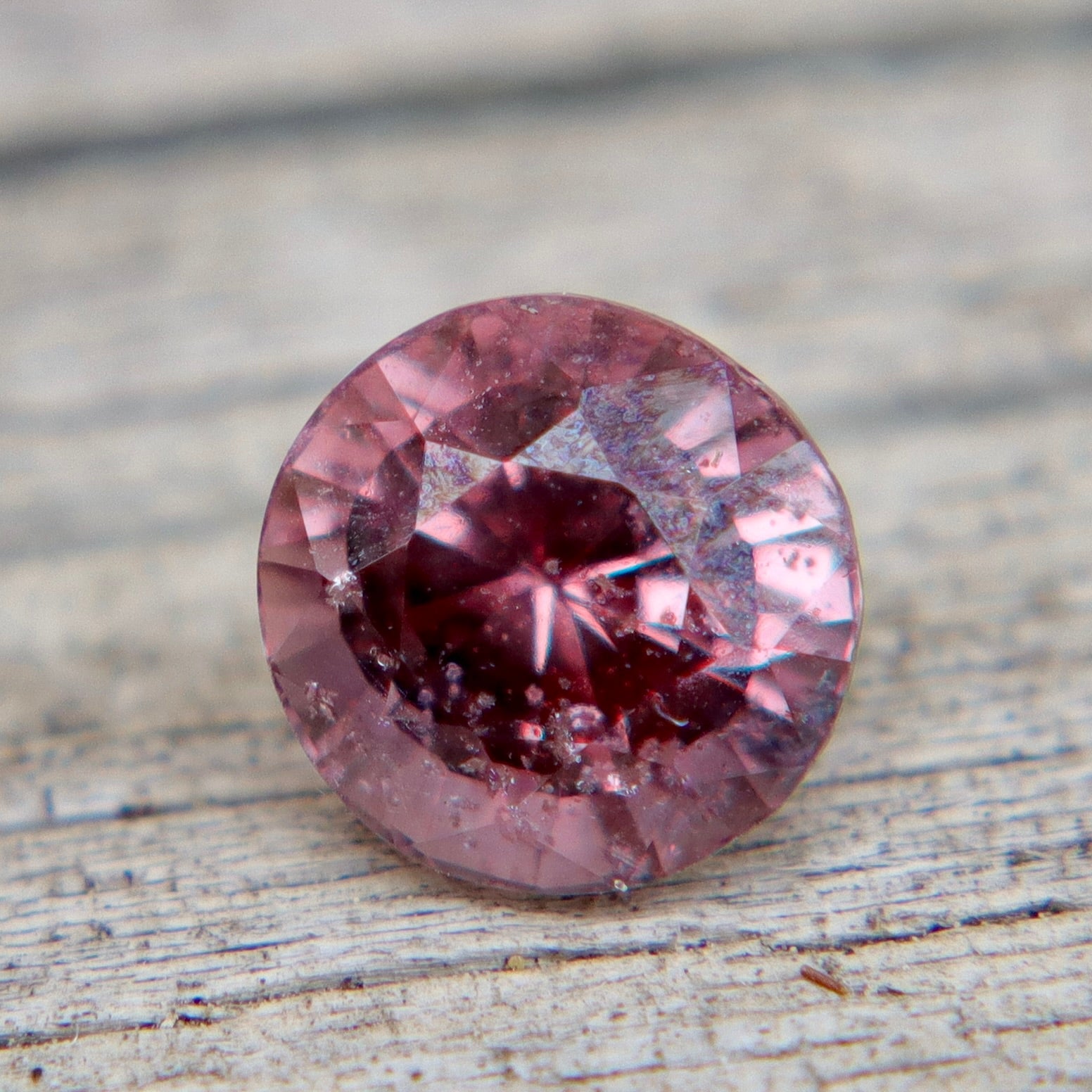 0.75 Carat Natural Purplish - Pink Sapphire – Round Cut (Madagascar, Untreated) - Sapphirepal