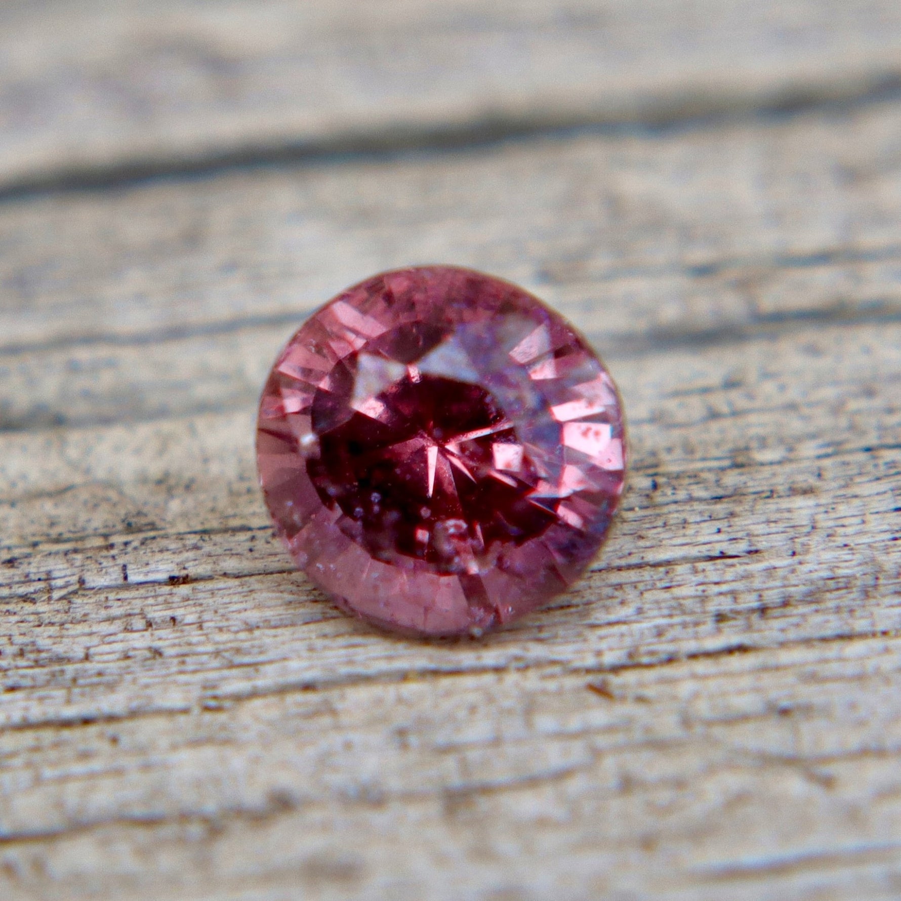 0.75 Carat Natural Purplish - Pink Sapphire – Round Cut (Madagascar, Untreated) - Sapphirepal