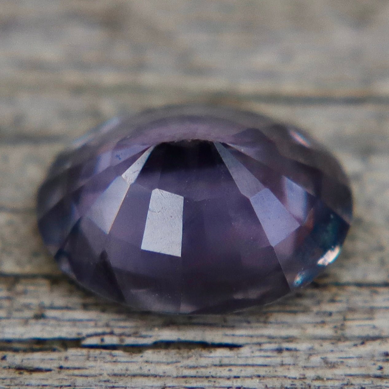 0.75 ct Natural Purple Sapphire – Oval Cut (Ceylon, Unheated &amp; Untreated) - Sapphirepal