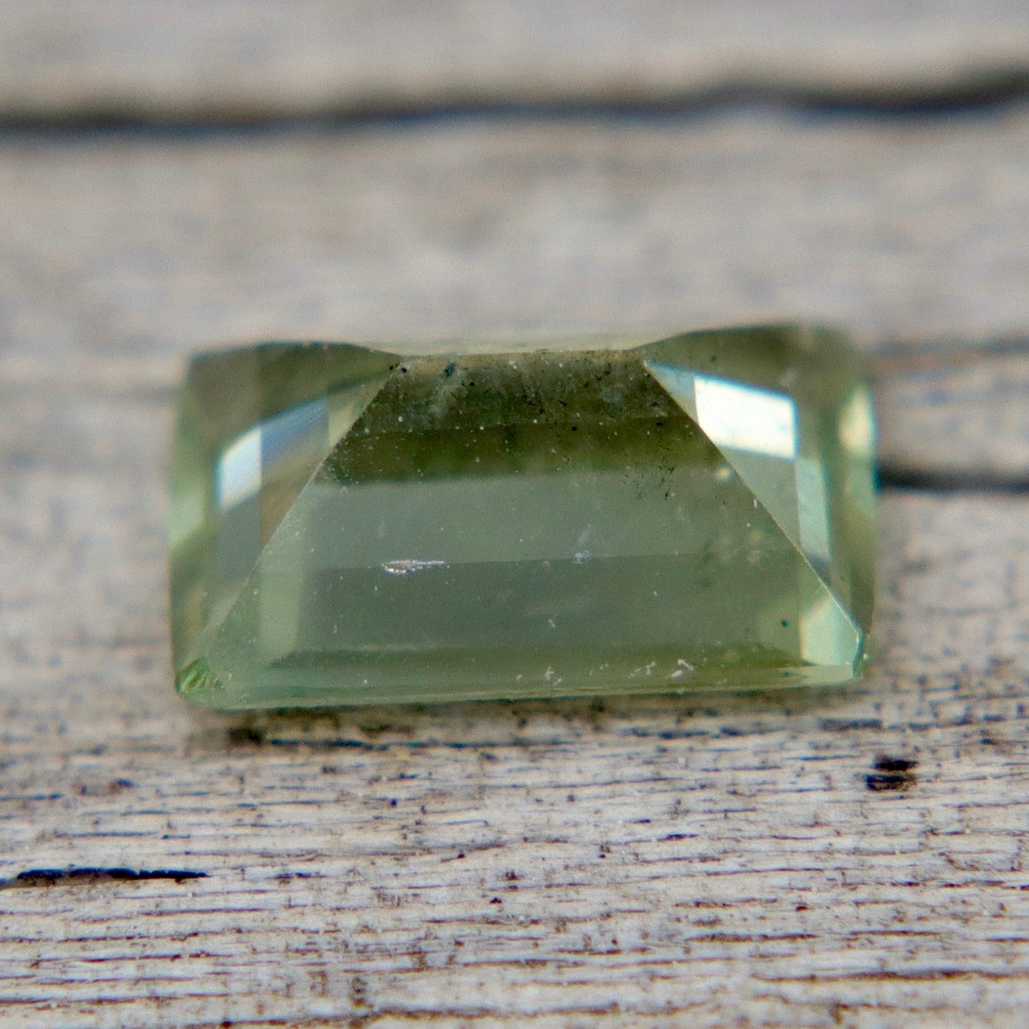0.85 Carat Natural Green Sapphire – Step Cut (Ceylon, Untreated, SI) - Sapphirepal
