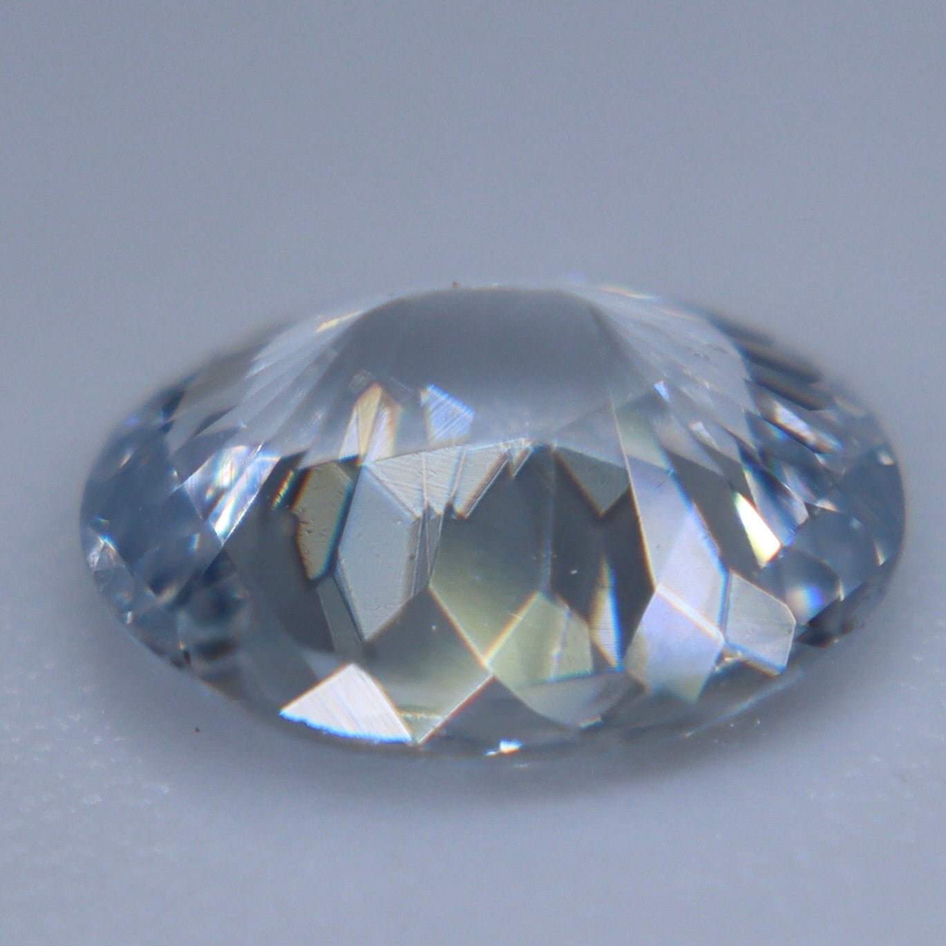 0.85 Carat Natural White Sapphire – Oval Cut Ceylon - Sapphirepal