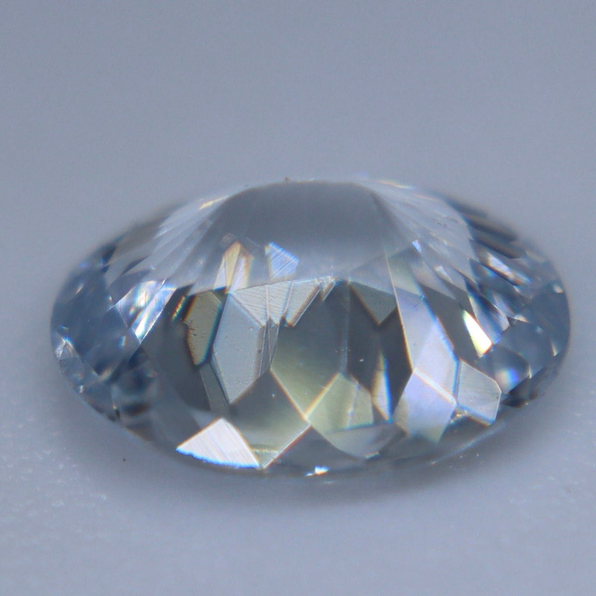 0.85 Carat Natural White Sapphire – Oval Cut Ceylon - Sapphirepal