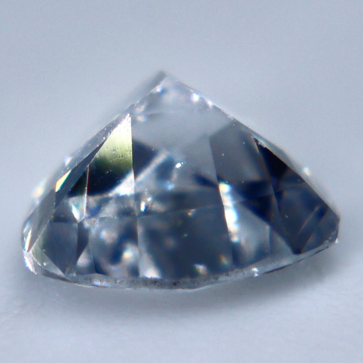 0.85ct Natural Colorless Sapphire — Trillion Cut (Ceylon, Unheated, VS) - Sapphirepal
