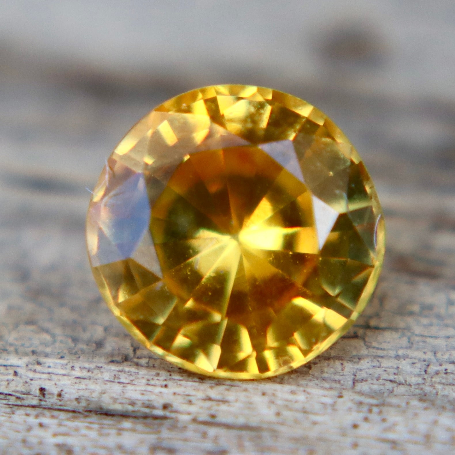 0.90 Carat Natural Yellow Sapphire with Green Band | Ceylon Origin | Ethical Unheated Gemstone - Sapphirepal
