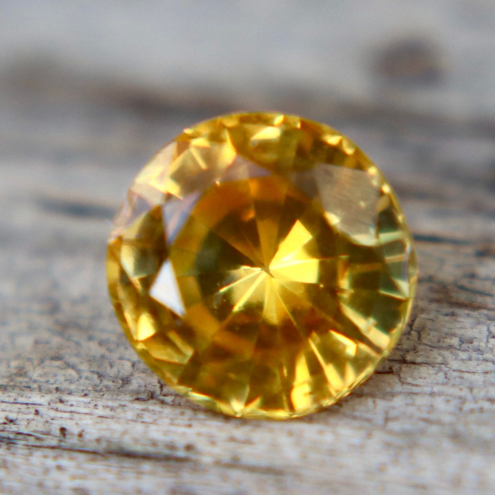 0.90 Carat Natural Yellow Sapphire with Green Band | Ceylon Origin | Ethical Unheated Gemstone - Sapphirepal