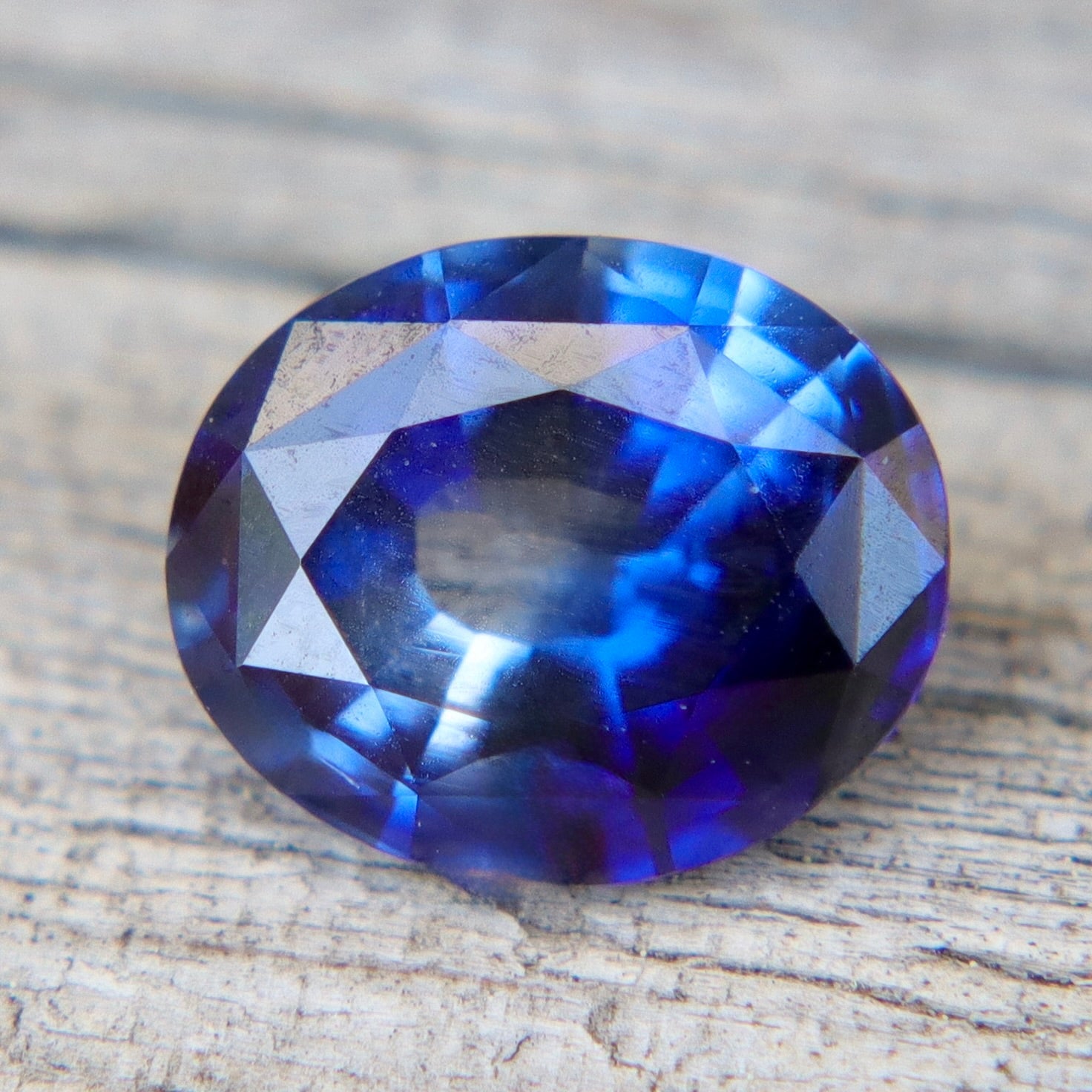 0.91ct Natural Blue - White Bi - Color Sapphire – Oval Cut (Ceylon, Unheated, VVS) - Sapphirepal