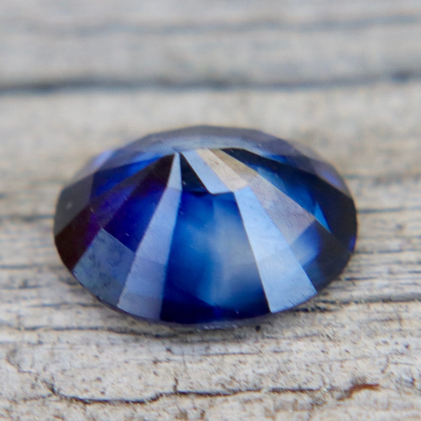 0.91ct Natural Blue - White Bi - Color Sapphire – Oval Cut (Ceylon, Unheated, VVS) - Sapphirepal