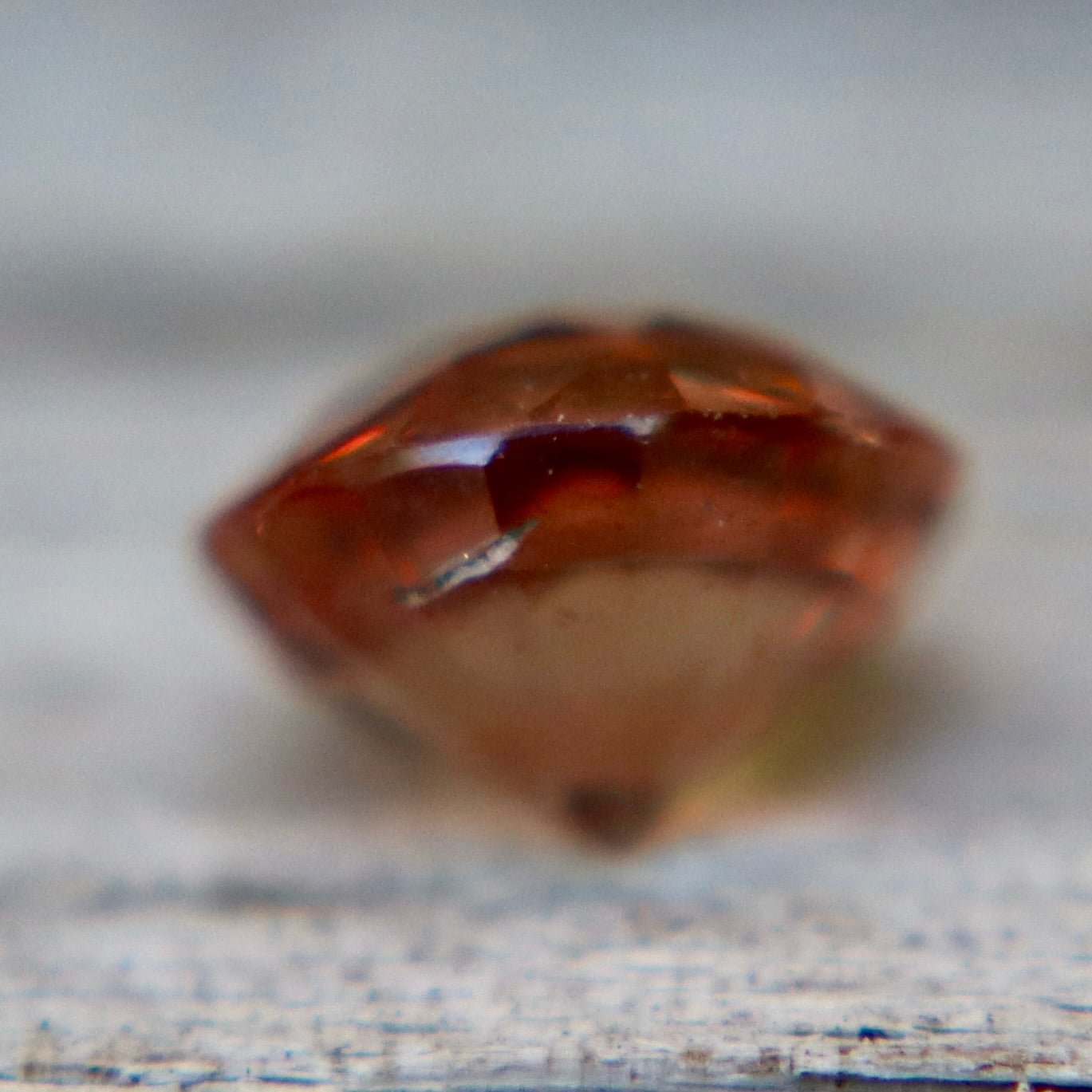 1.02 Carat Natural Padparadscha Sapphire – Unheated Round Cut Ceylon Gemstone - Sapphirepal