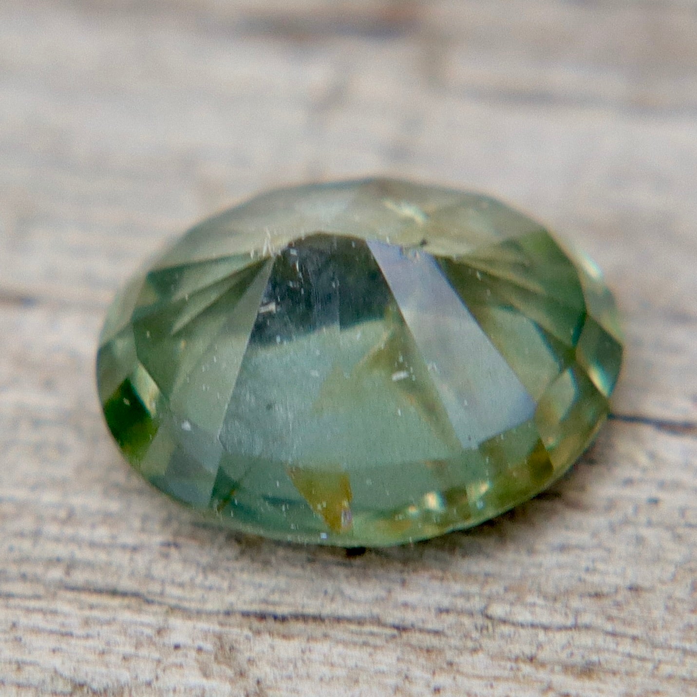 1.06 ct Natural Green Sapphire (Madagascar, Unheated & Untreated) – Oval Cut, SI2 - Sapphirepal