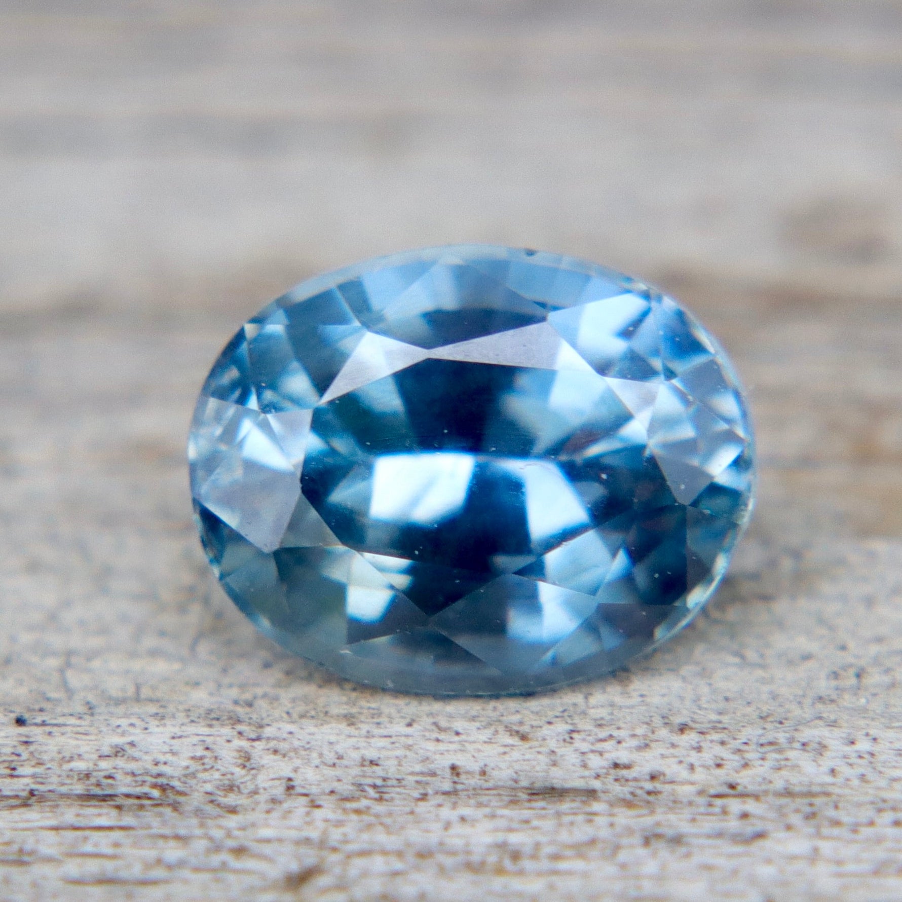 1.22ct Natural Blue Sapphire — Oval Cut (Ceylon, Unheated &amp; Untreated, VVS) - Sapphirepal