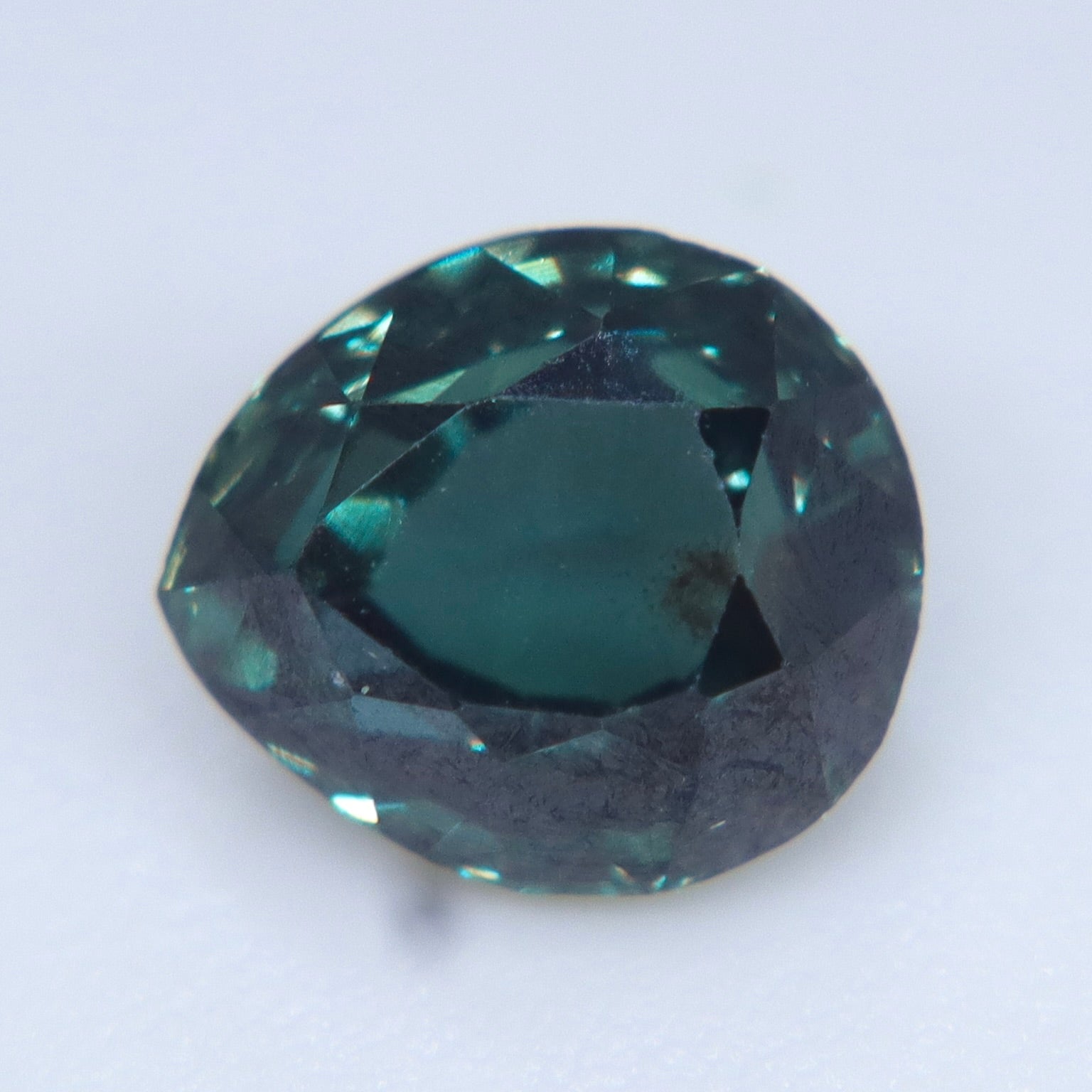 1.35 Carat Unheated Natural Green Sapphire – Australian Origin - Sapphirepal