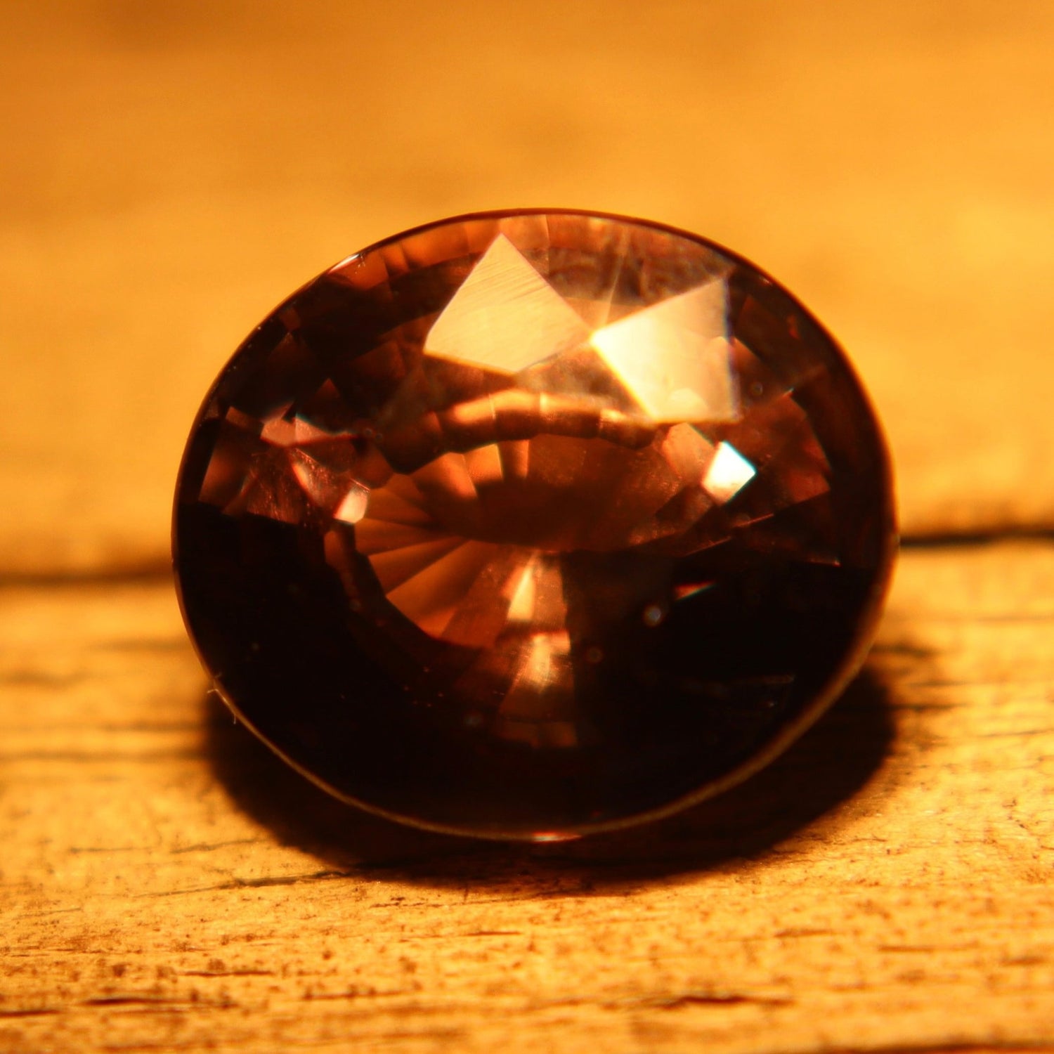 1.50ct Natural Color Change Sapphire – Ceylon Oval Cut Green to Reddish Orange Gemstone - Sapphirepal