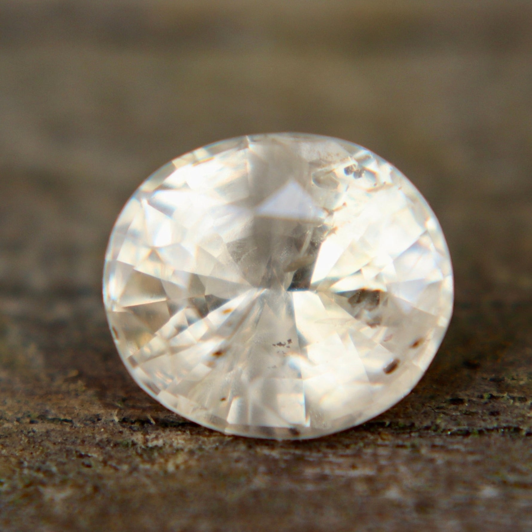 1.60 Carat Natural Pale Peach Sapphire – Unheated Ceylon Oval Gemstone - Sapphirepal