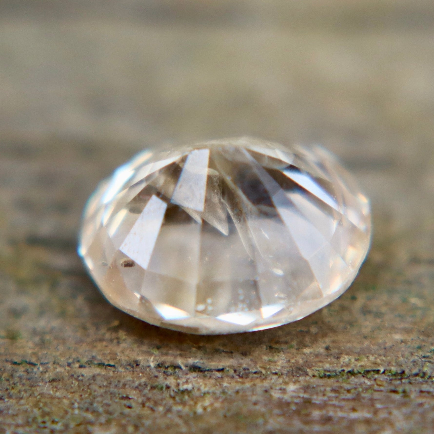 1.60 Carat Natural Pale Peach Sapphire – Unheated Ceylon Oval Gemstone - Sapphirepal