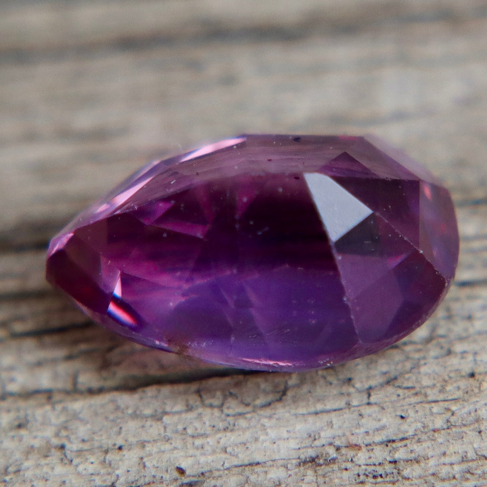 1.65 Carat Purplish Pink Sapphire – Pear Cut | Unheated Ceylon Natural Gemstone - Sapphirepal