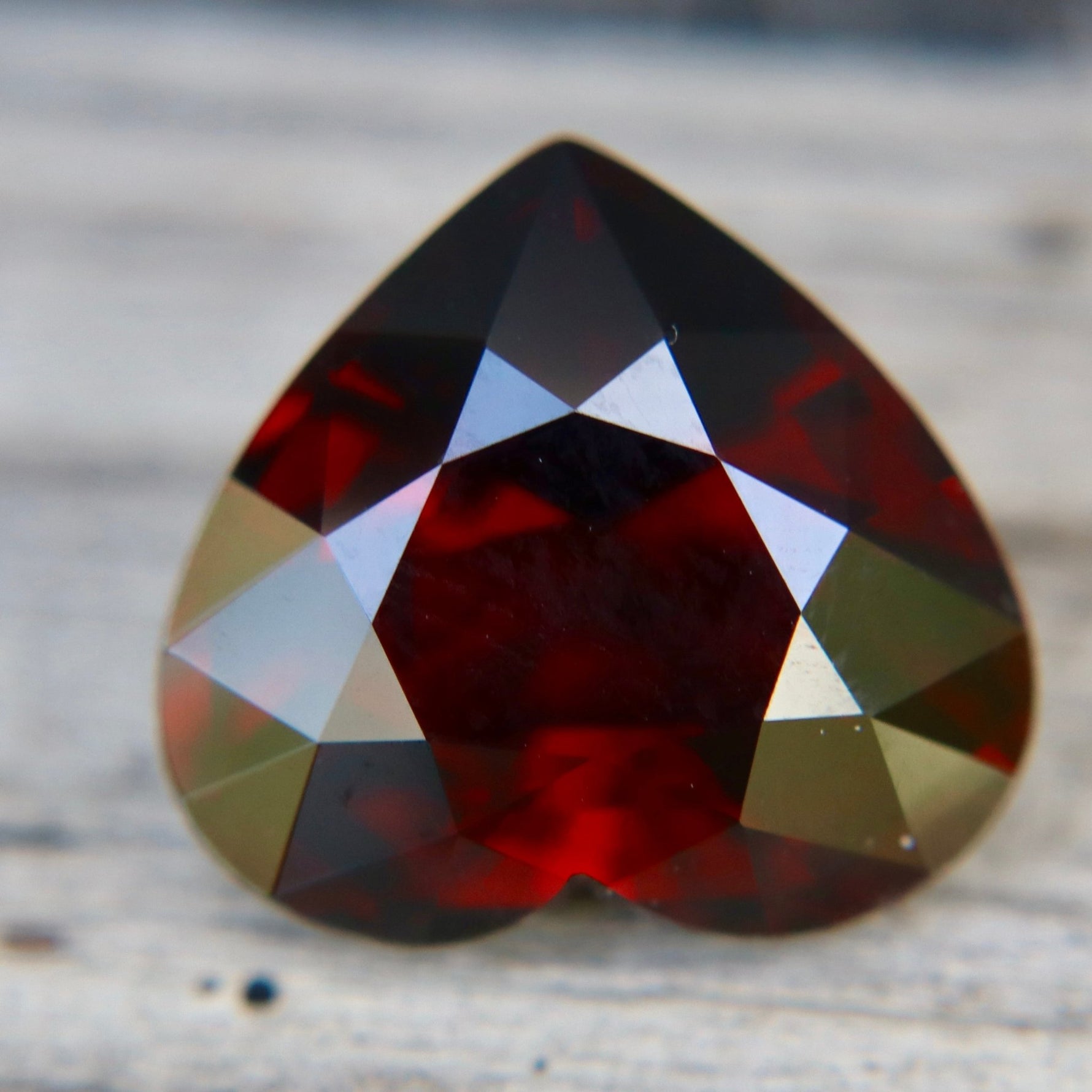 19.35 Carat Natural Garnet – Heart Cut | VVS Clarity | Ceylon Origin | Loose Red Garnet for Statement Jewellery - Sapphirepal