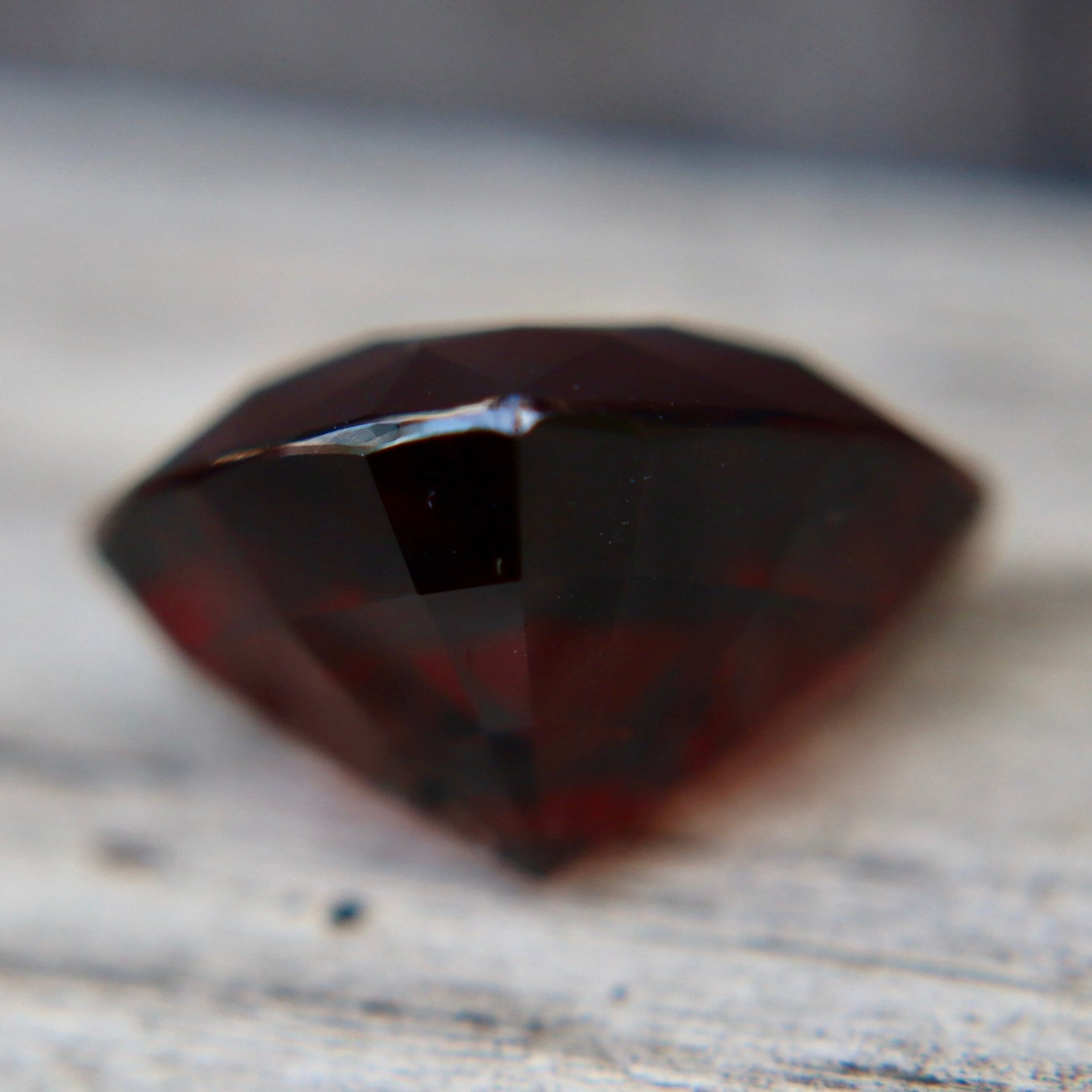 19.35 Carat Natural Garnet – Heart Cut | VVS Clarity | Ceylon Origin | Loose Red Garnet for Statement Jewellery - Sapphirepal