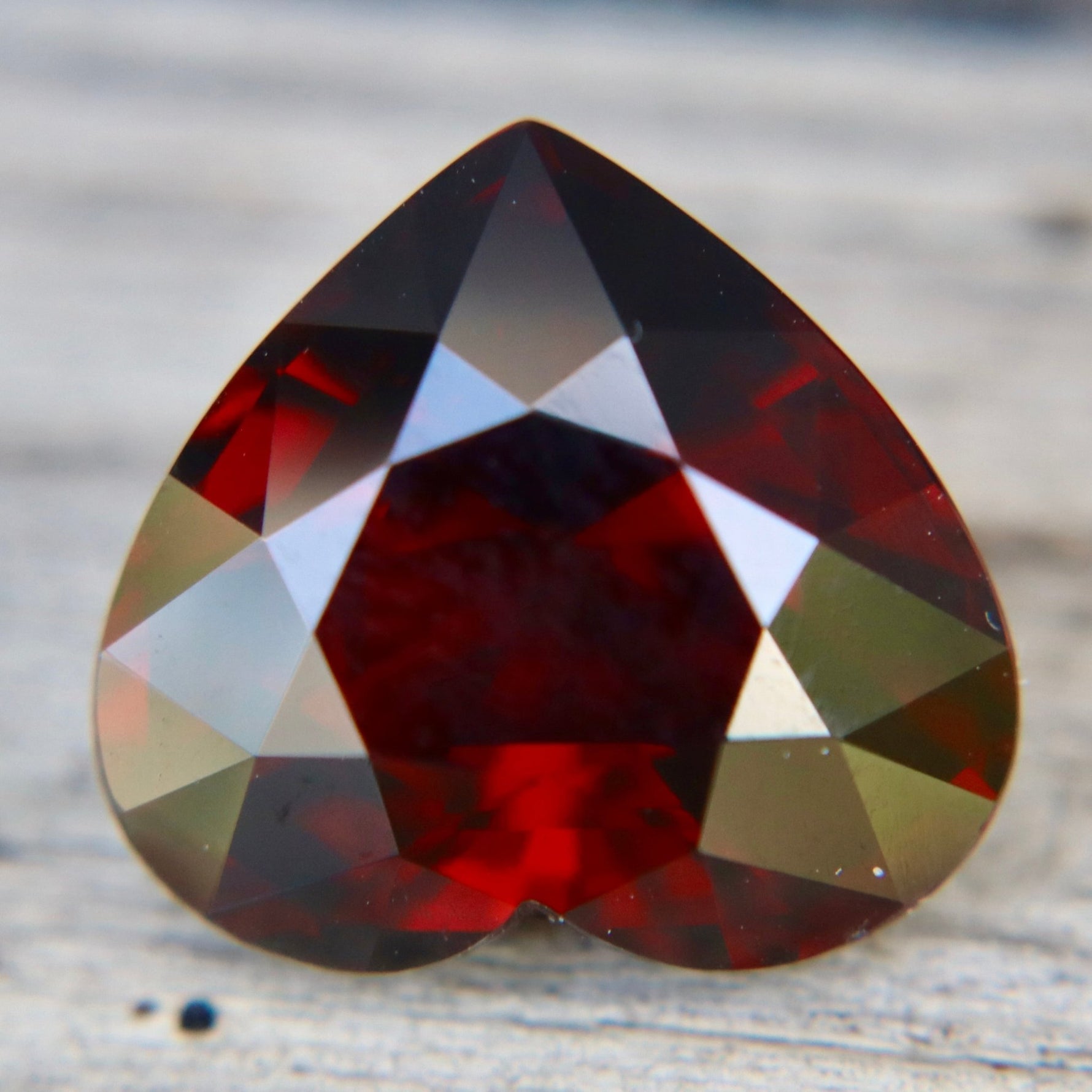 19.35 Carat Natural Garnet – Heart Cut | VVS Clarity | Ceylon Origin | Loose Red Garnet for Statement Jewellery - Sapphirepal
