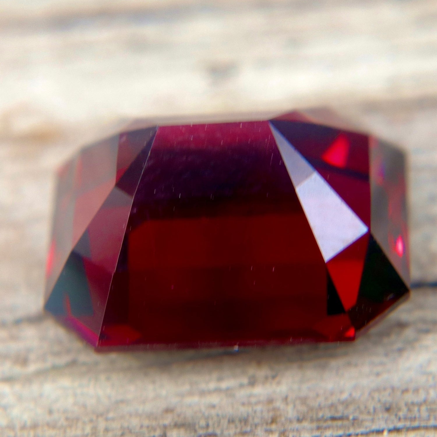 20.67 Carat Natural Garnet Emerald Cut | VVS Ceylon Earth - Sourced Gemstone - Sapphirepal