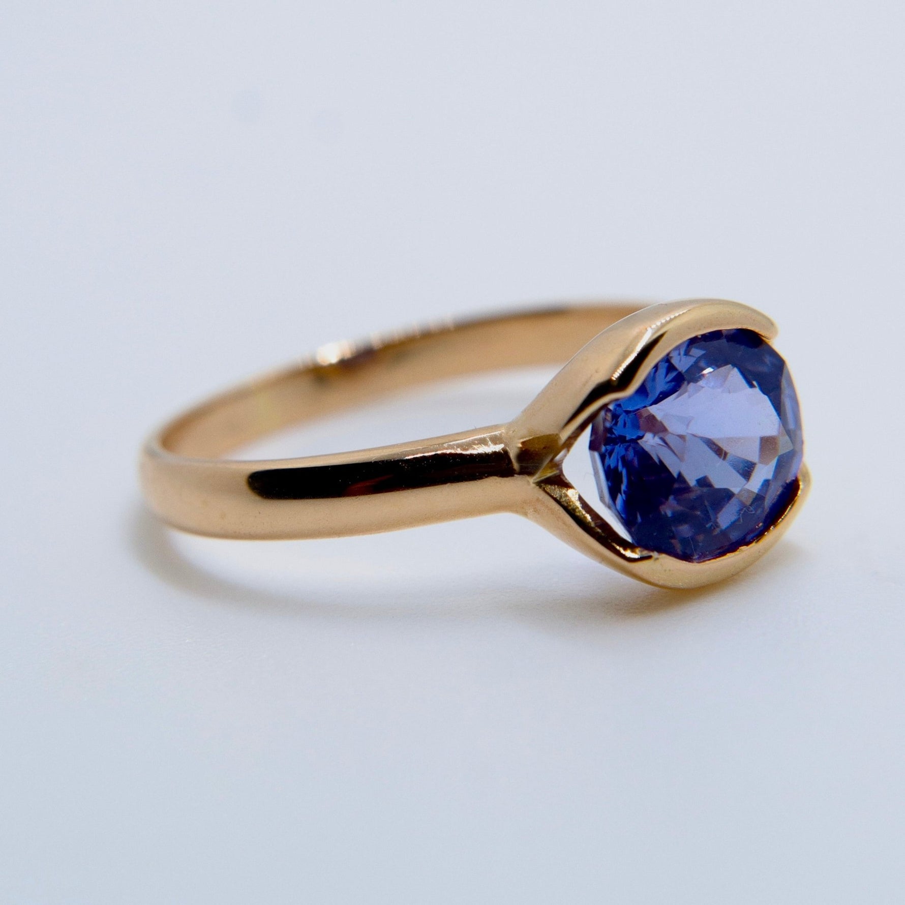 2.09ct Natural Purple Sapphire Ring in 18K Gold – Unheated Ceylon Sapphire - Sapphirepal