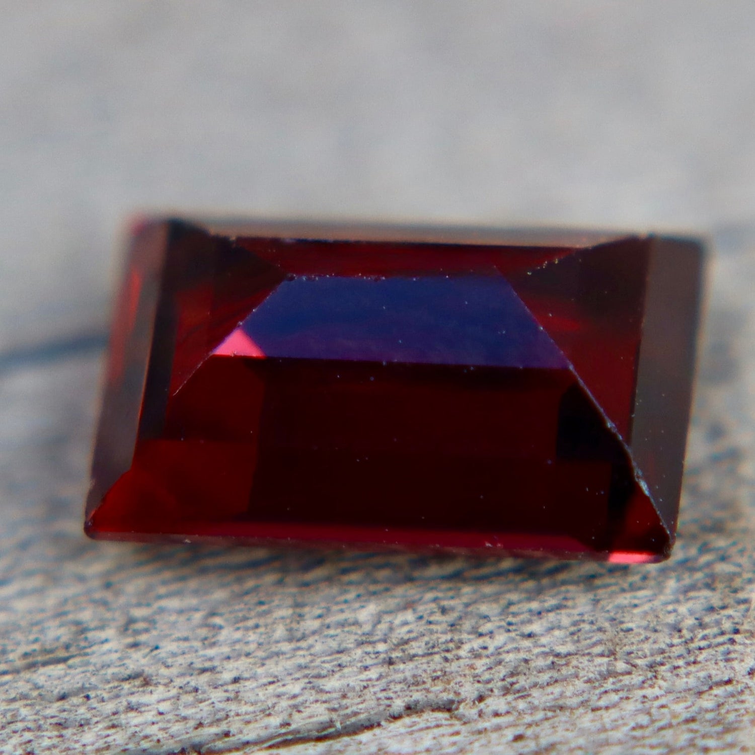 2.25 Carat Natural Garnet – Rectangular Step Cut VS Loose Gemstone (Earth Sourced) - Sapphirepal