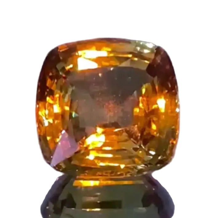 25.06 ct Natural Color - Change Alexandrite Cushion Cut (17.65 × 16.66 mm) | VVS - Sapphirepal