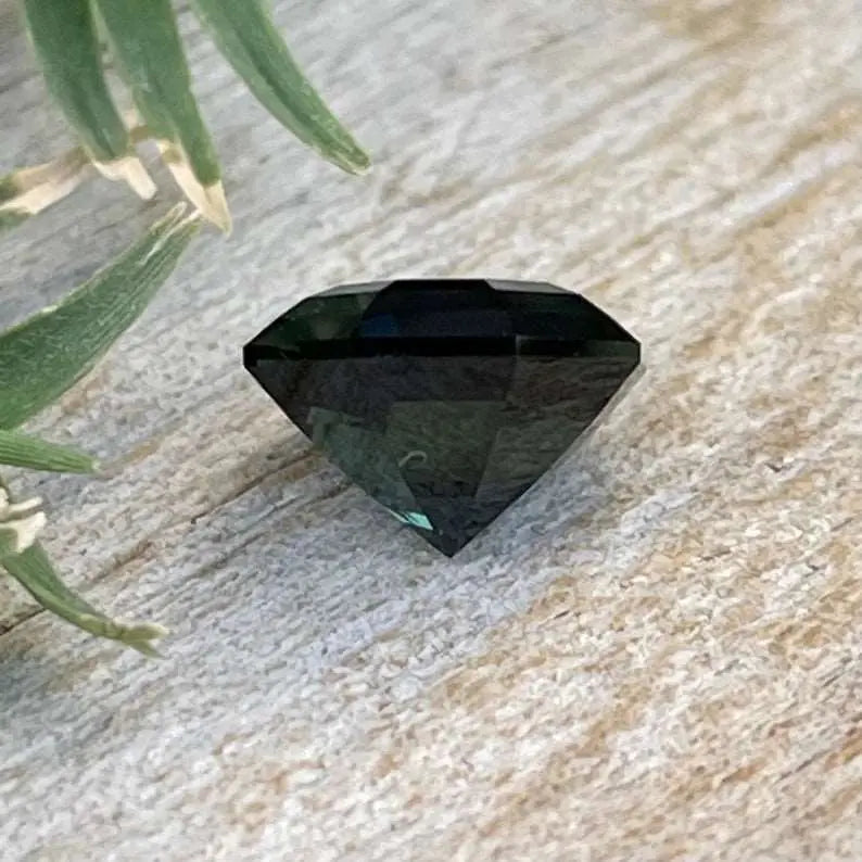 Australian Blue Green Sapphire gems-756e