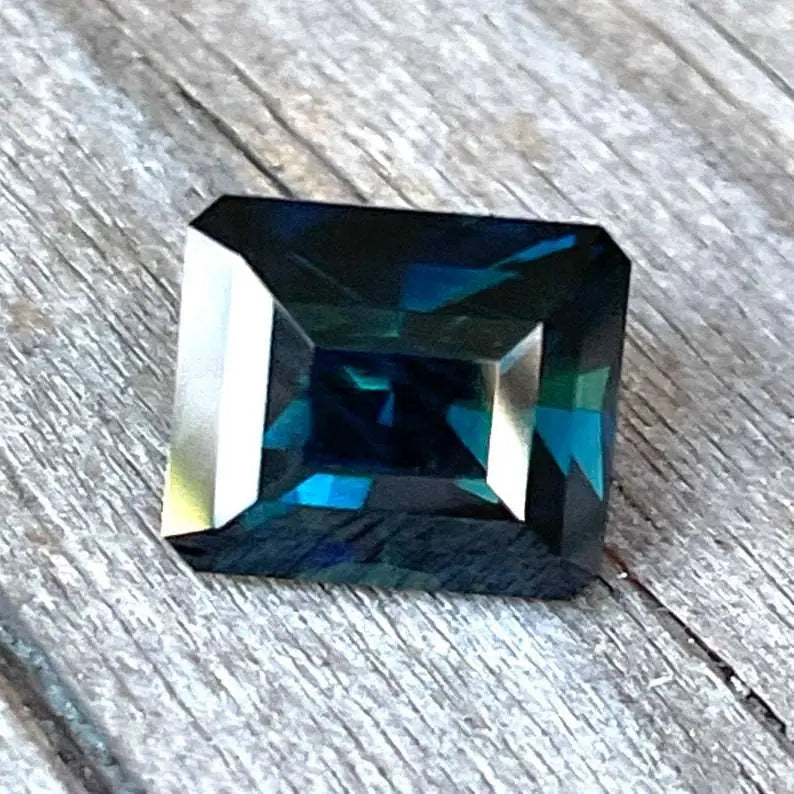 Australian Green Blue Sapphire gems-756e
