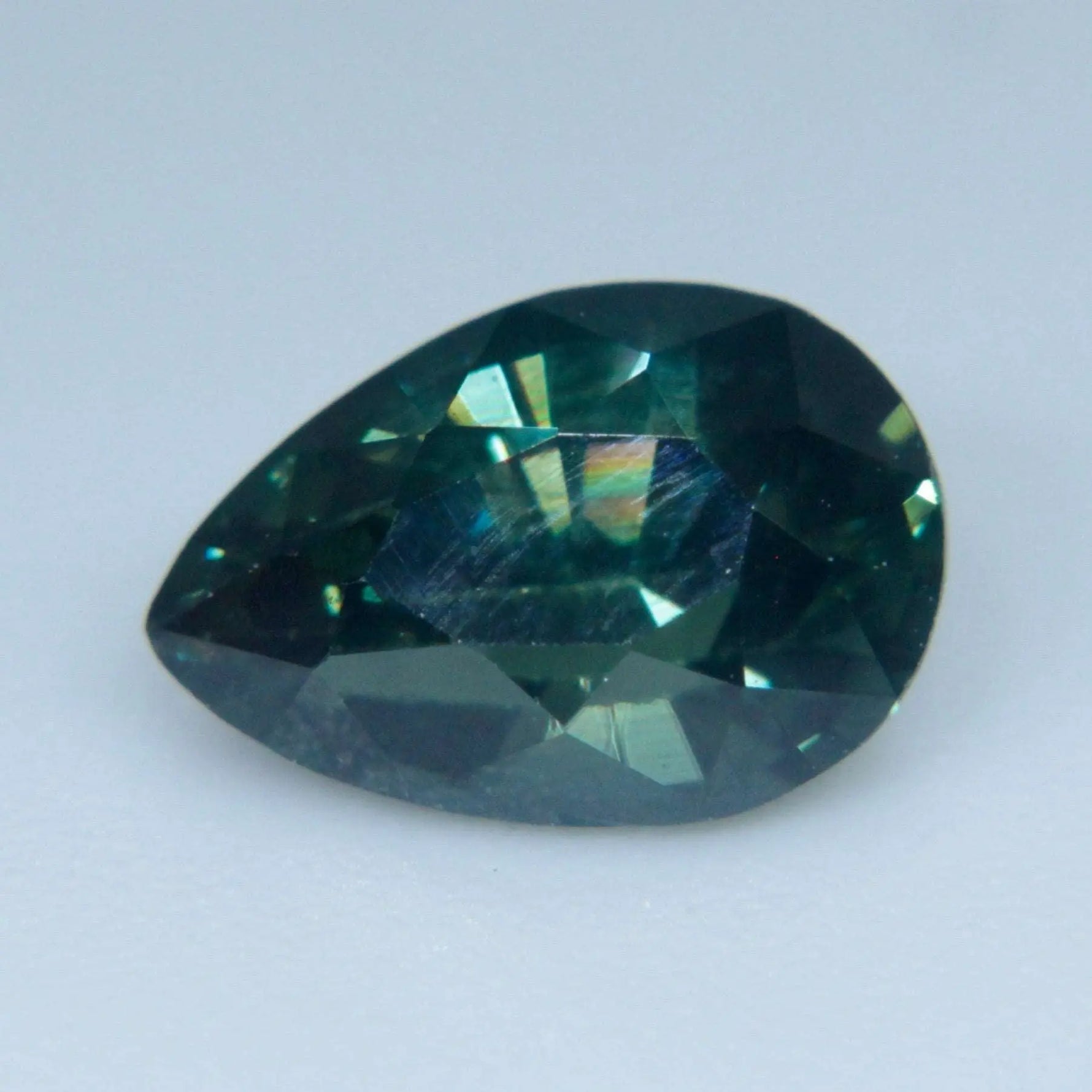 Beautiful Natural Green Sapphire gems-756e