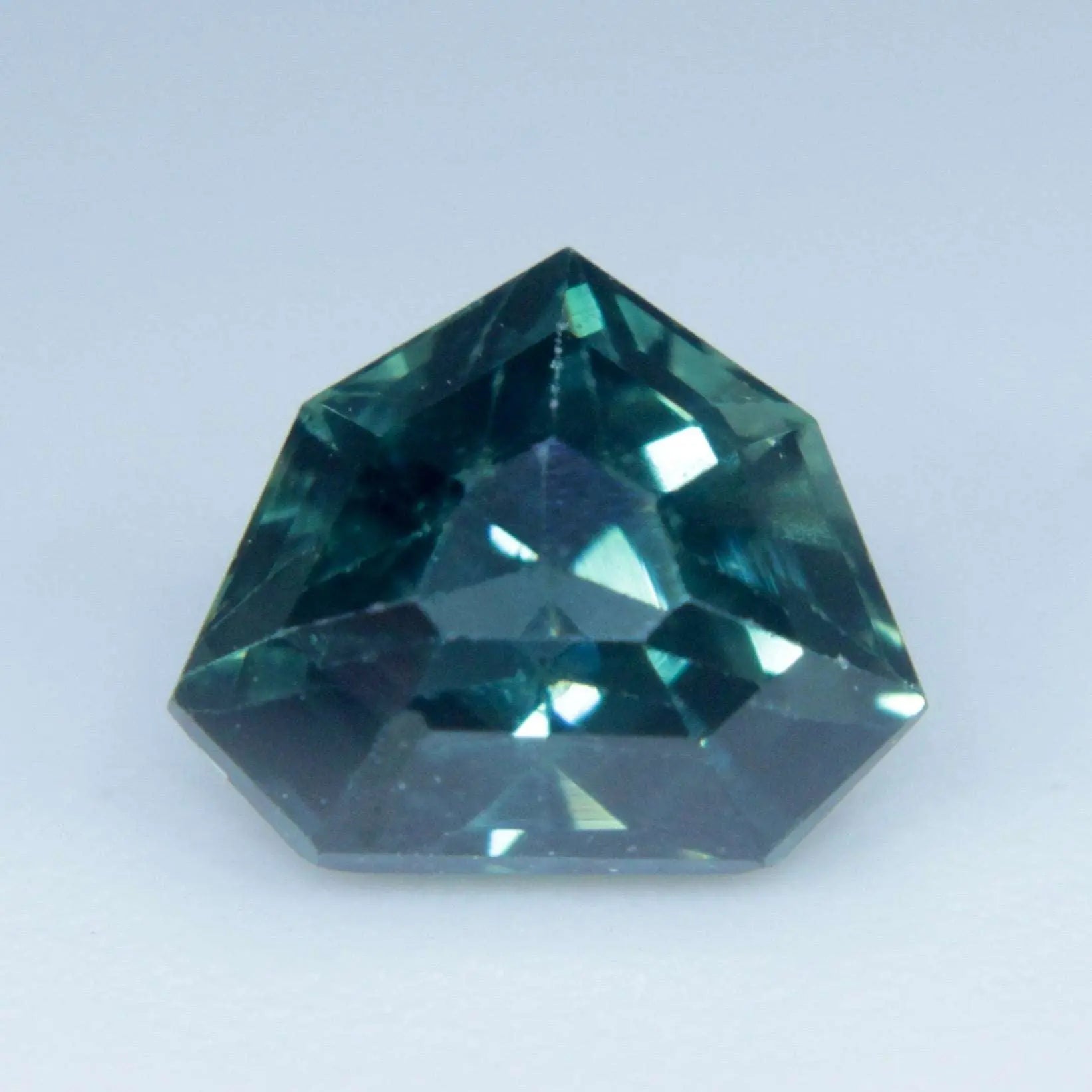 Beautiful Natural Teal Sapphire gems-756e