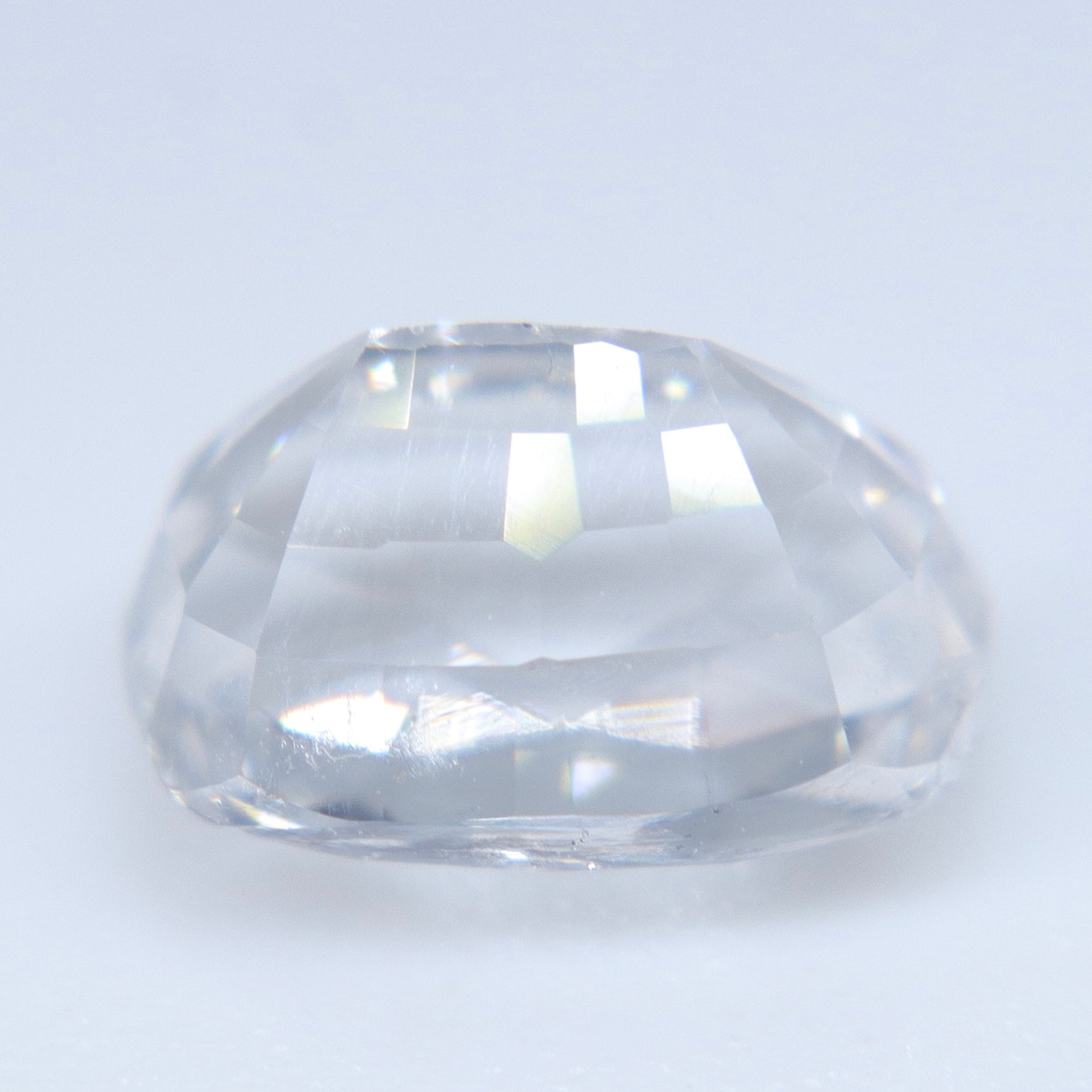 1.58 carat colorless sapphire loose gemstone with VS clarity for fine jewelry