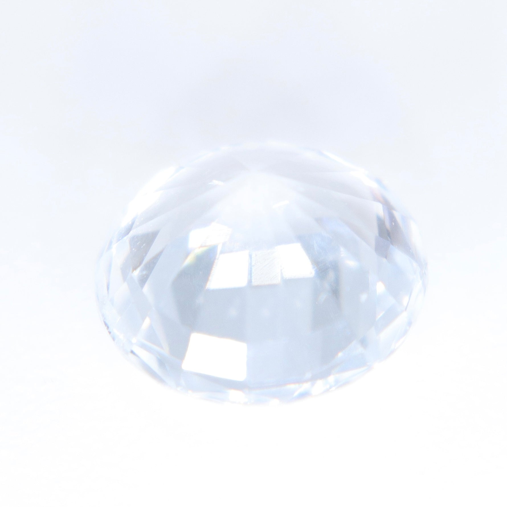 Colorless sapphire loose gemstone for engagement ring and fine jewelry