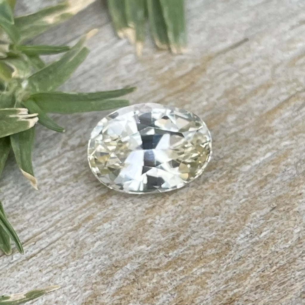 Loose Sapphire with Yellow Hint