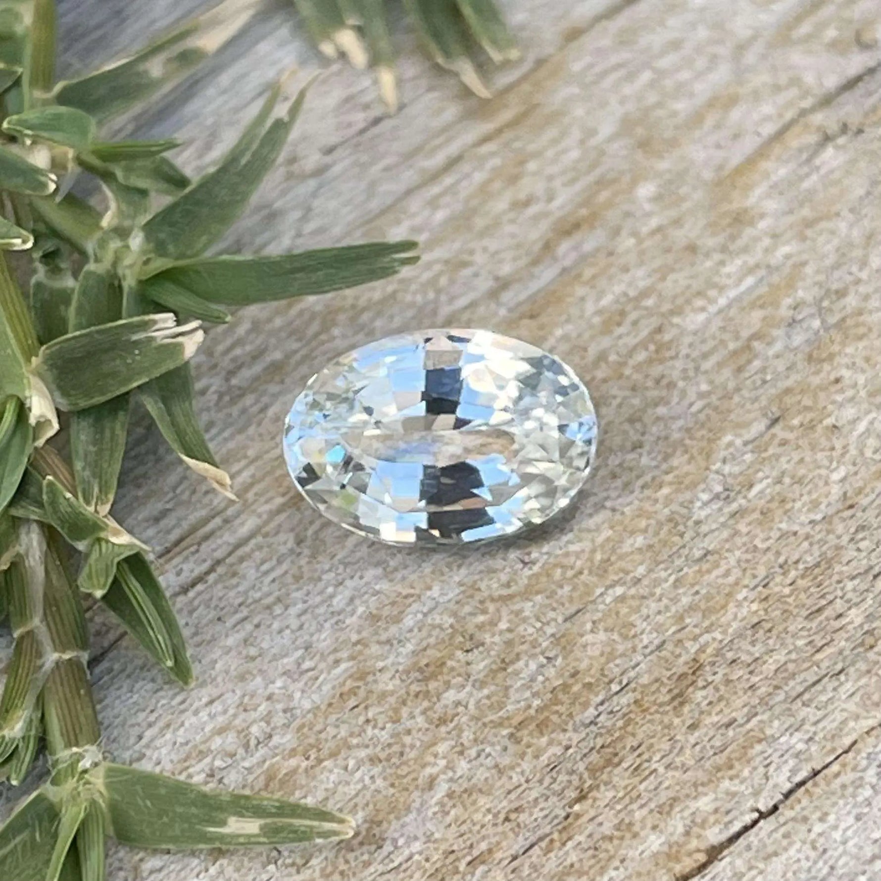 Loose Sapphire with Yellow Hint gems-756e