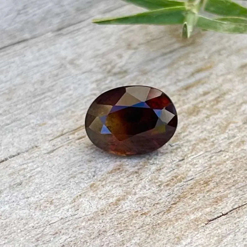 Maroon and Yellow Colour Sapphire gems-756e
