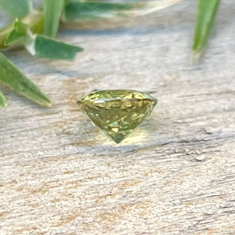 Natural Apple Green Sapphire gems-756e