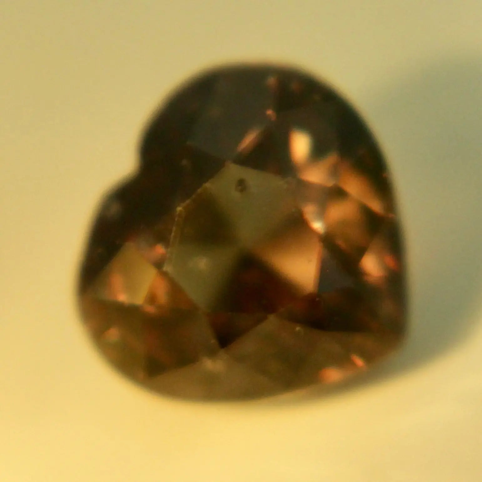 Natural Colour Changing Sapphire gems-756e