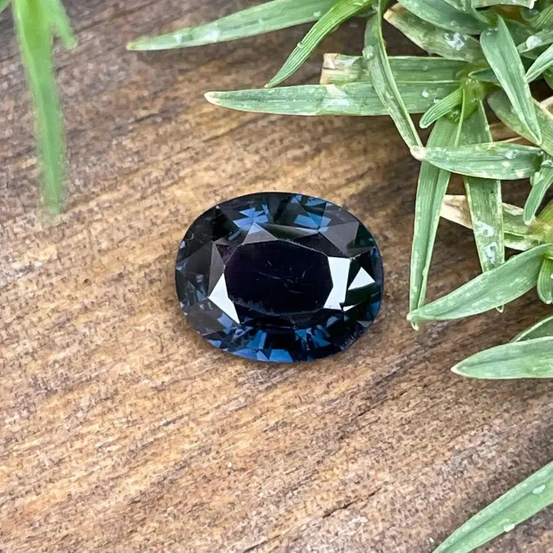 Natural Deep Tri Coloured Sapphire gems-756e