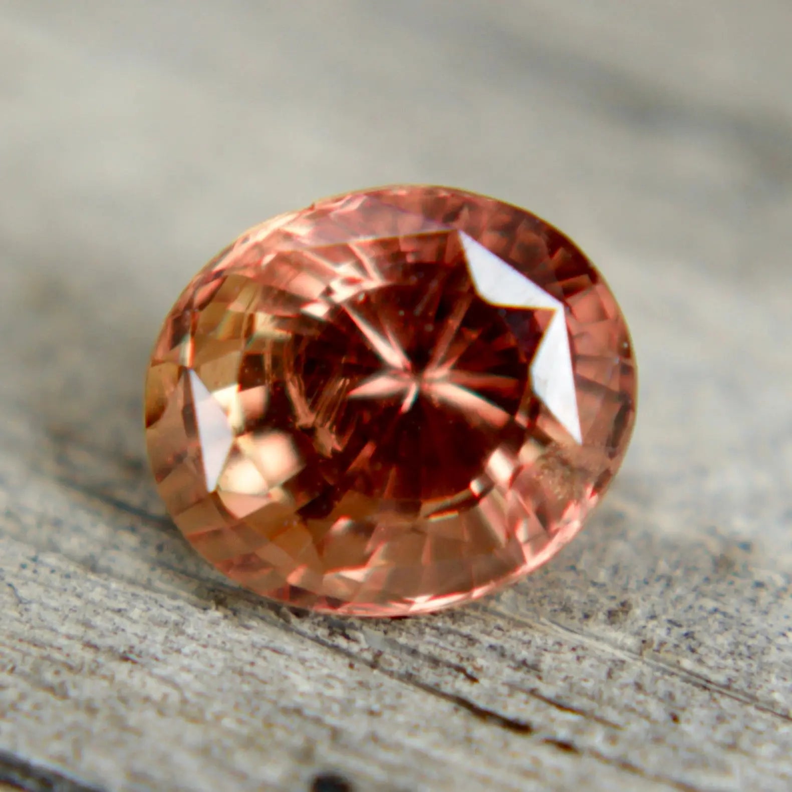Natural Golden Brown Sapphire gems-756e