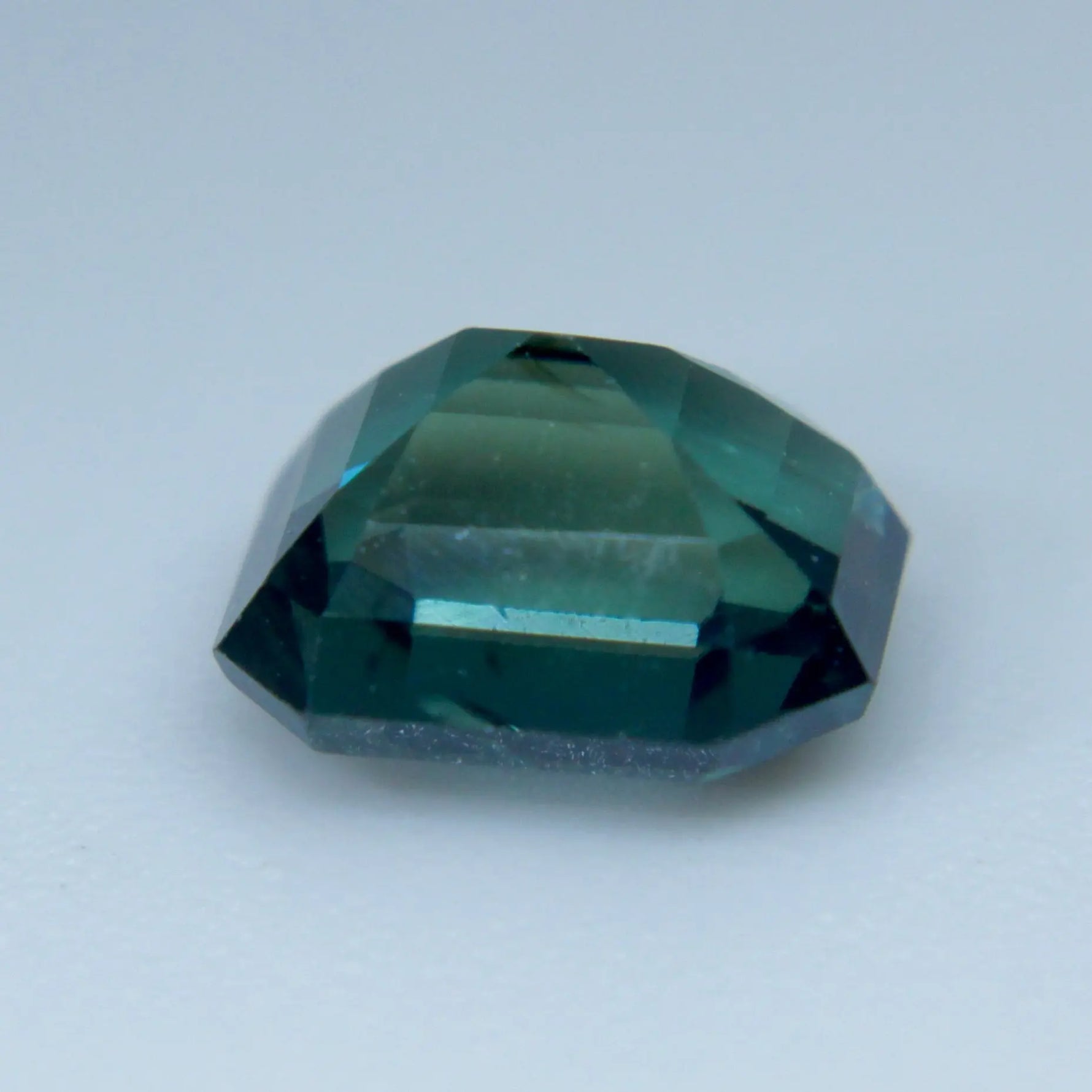 Natural Green Blue Sapphire gems-756e