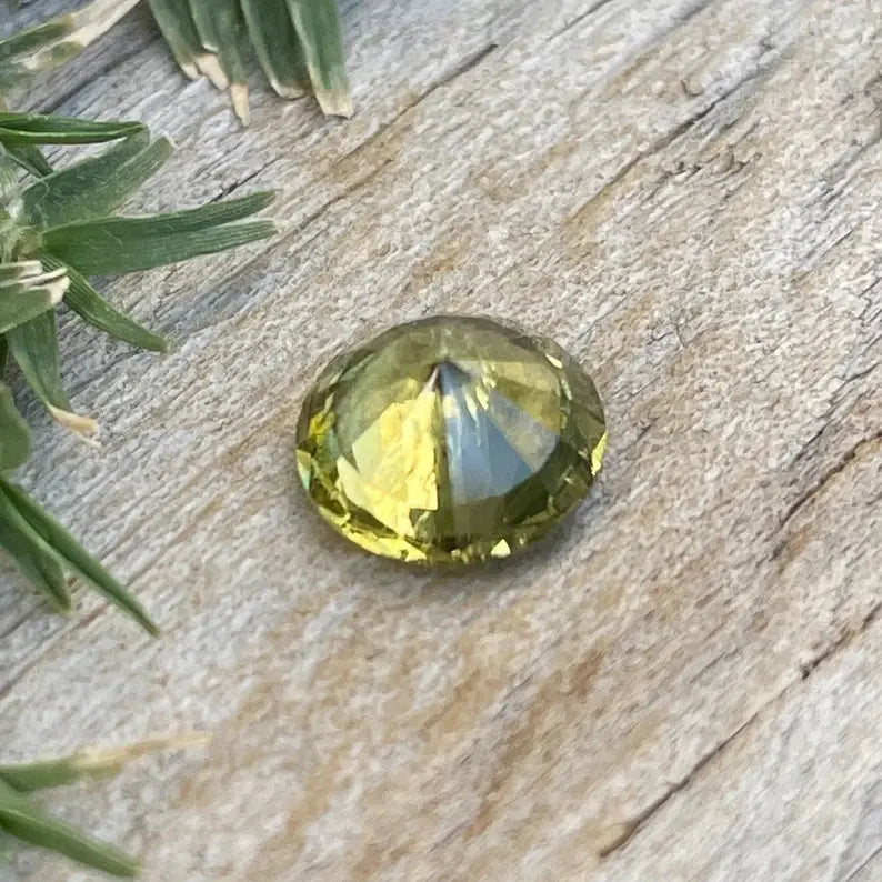 Natural Green Chrysoberyl gems-756e