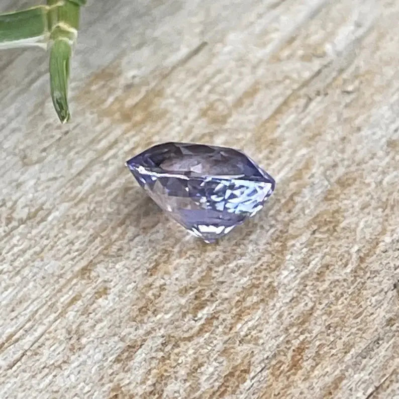 Natural Lavender Blue Sapphire gems-756e
