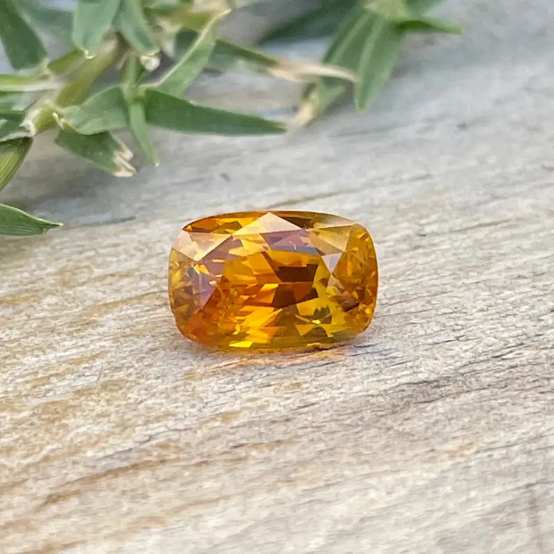 Natural Orange Sapphire gems-756e