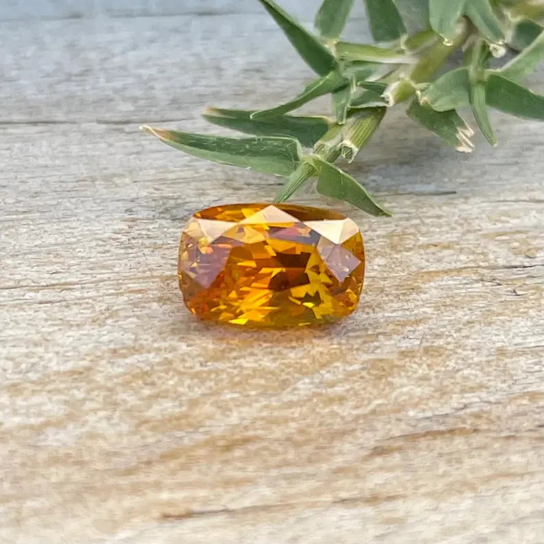 Natural Orange Sapphire gems-756e