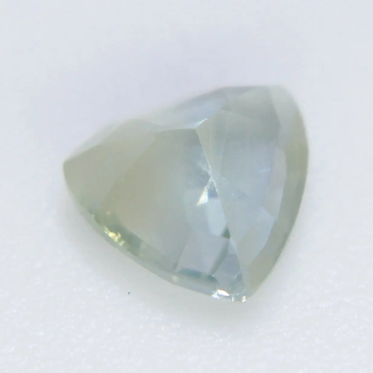 Natural Pale Green Sapphire gems-756e
