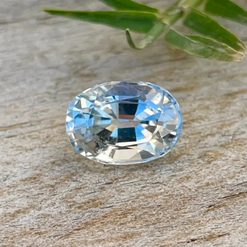 Natural Pale Mint Green Sapphire gems-756e